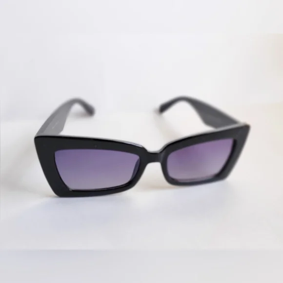 Fashion Cat Eye Sunglasses- Black - Picture 2 of 5